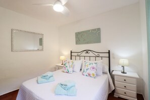 2 soverom, safe på rommet, strykejern/-brett og wi-fi (inkludert)