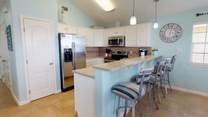 Fridge, microwave, stovetop, dishwasher - Shared Pool, Pet Friendly, Golf Cart Access, Parking for 4 (Port Aransas)