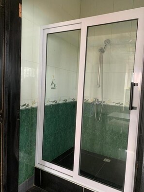 House | Bathroom | Separate tub and shower, deep soaking tub, towels - Striking 4-bed Gated House in Awoshie (Awoshie)