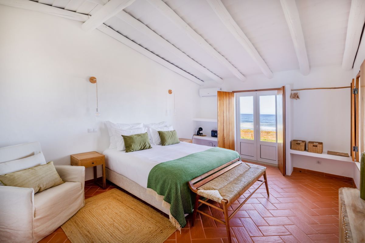 Ropa de cama de alta calidad, minibar y sistema de insonorización 