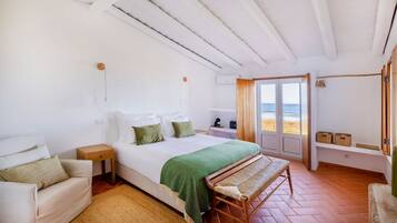 Ropa de cama de alta calidad, minibar y sistema de insonorización