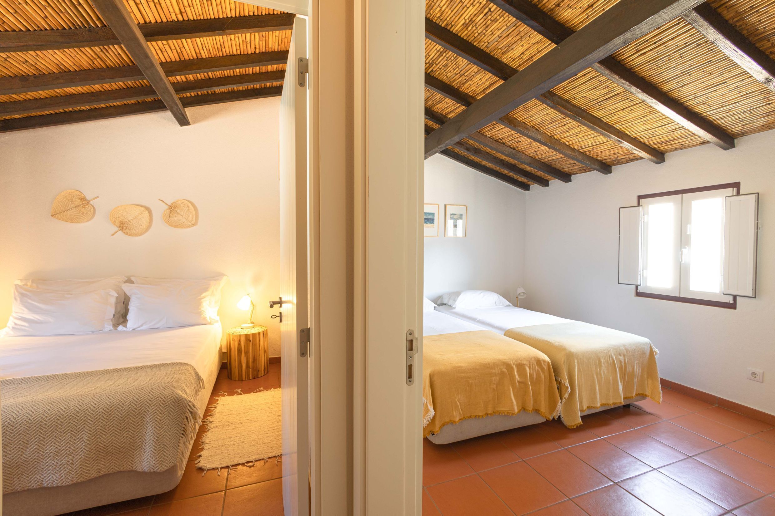 Ropa de cama de alta calidad, minibar y sistema de insonorización 