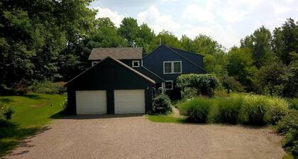 Luxurious Vermont home minutes from Sugarbush Resort