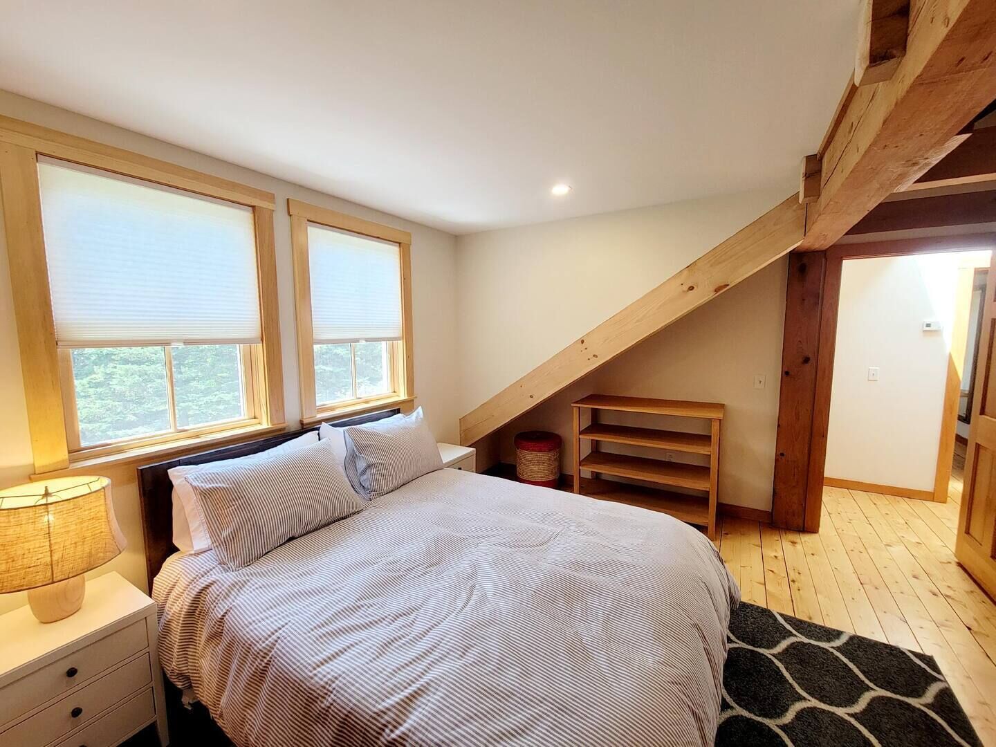 5 bedrooms, free WiFi, bed sheets