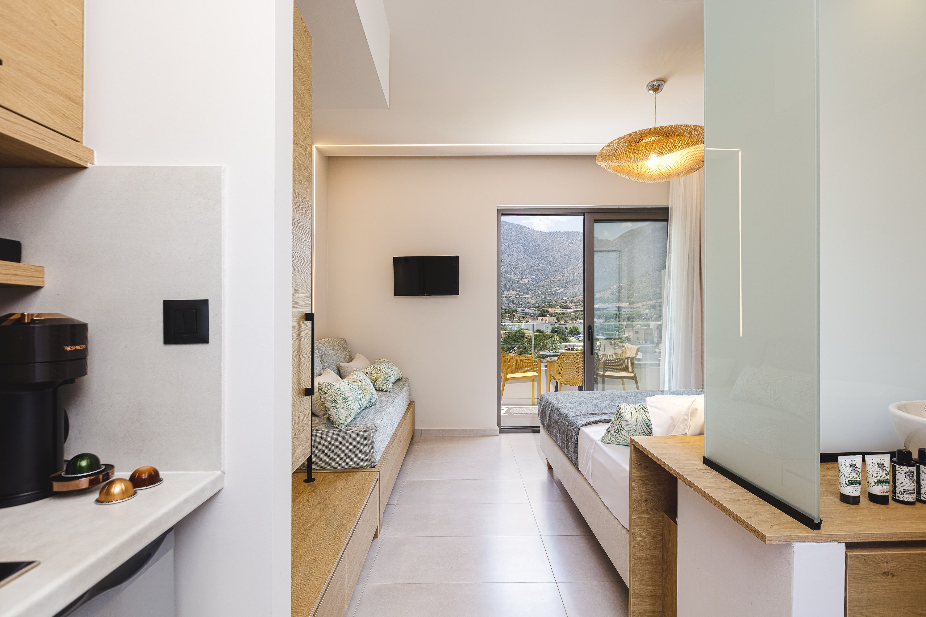 スーペリア スタジオ シービュー | 防音設備、ベビーベッド (無料)、WiFi (無料)、ベッドシーツ