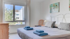 3 slaapkamers, een kluis op de kamer, een strijkplank/strijkijzer