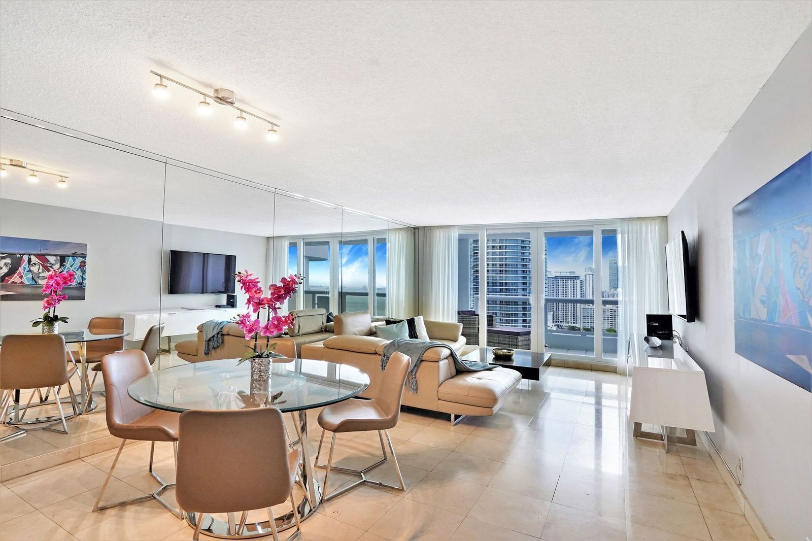 Endless Summer 1 bedroom condo with Water Views, Centrally Located!