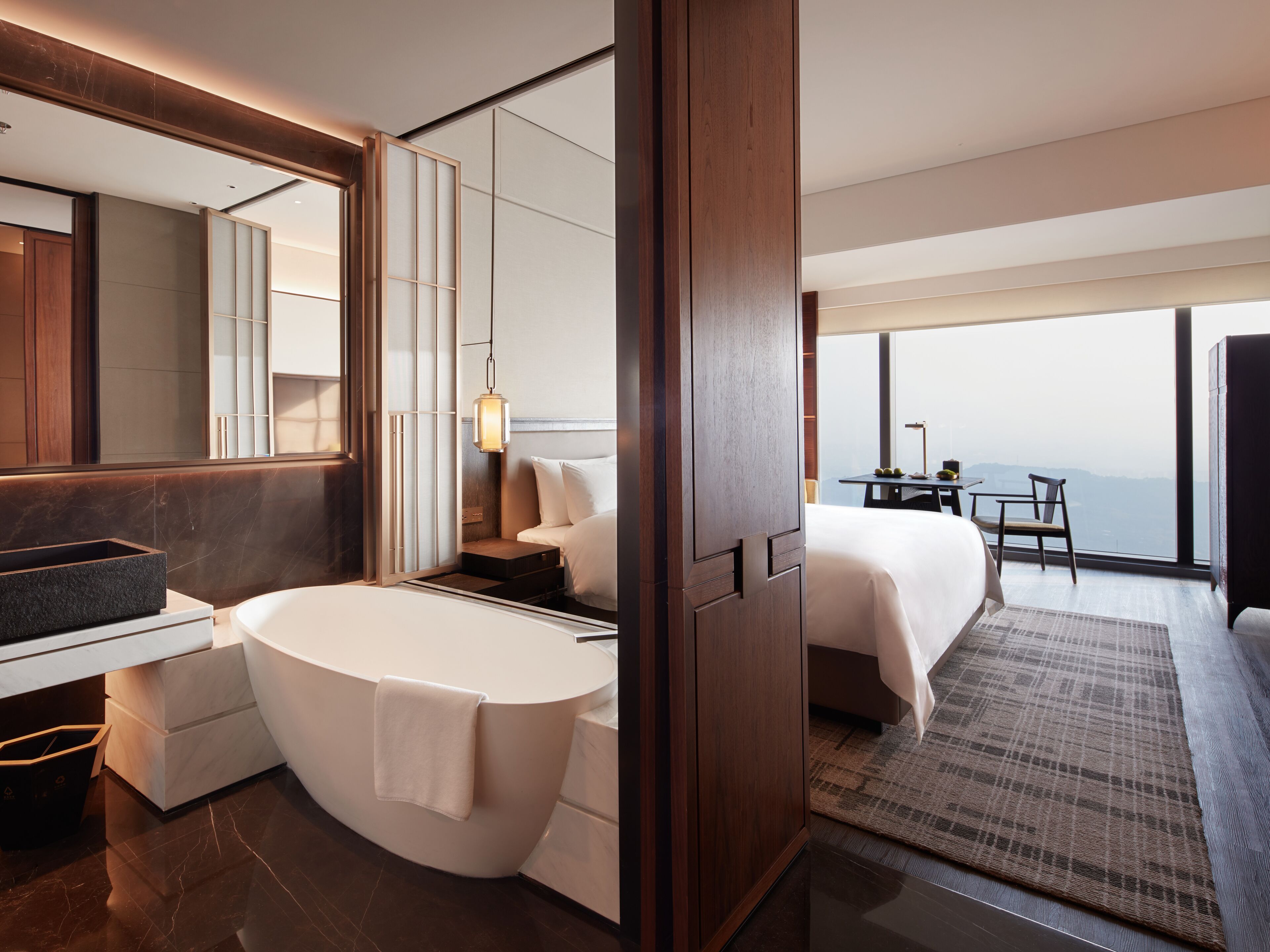 Grand Deluxe King | Bathroom | Separate tub and shower, free toiletries, hair dryer, bathrobes