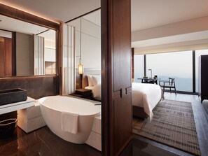 Grand Deluxe King | Bathroom