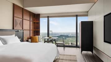 Down duvets, minibar, individually decorated, individually furnished