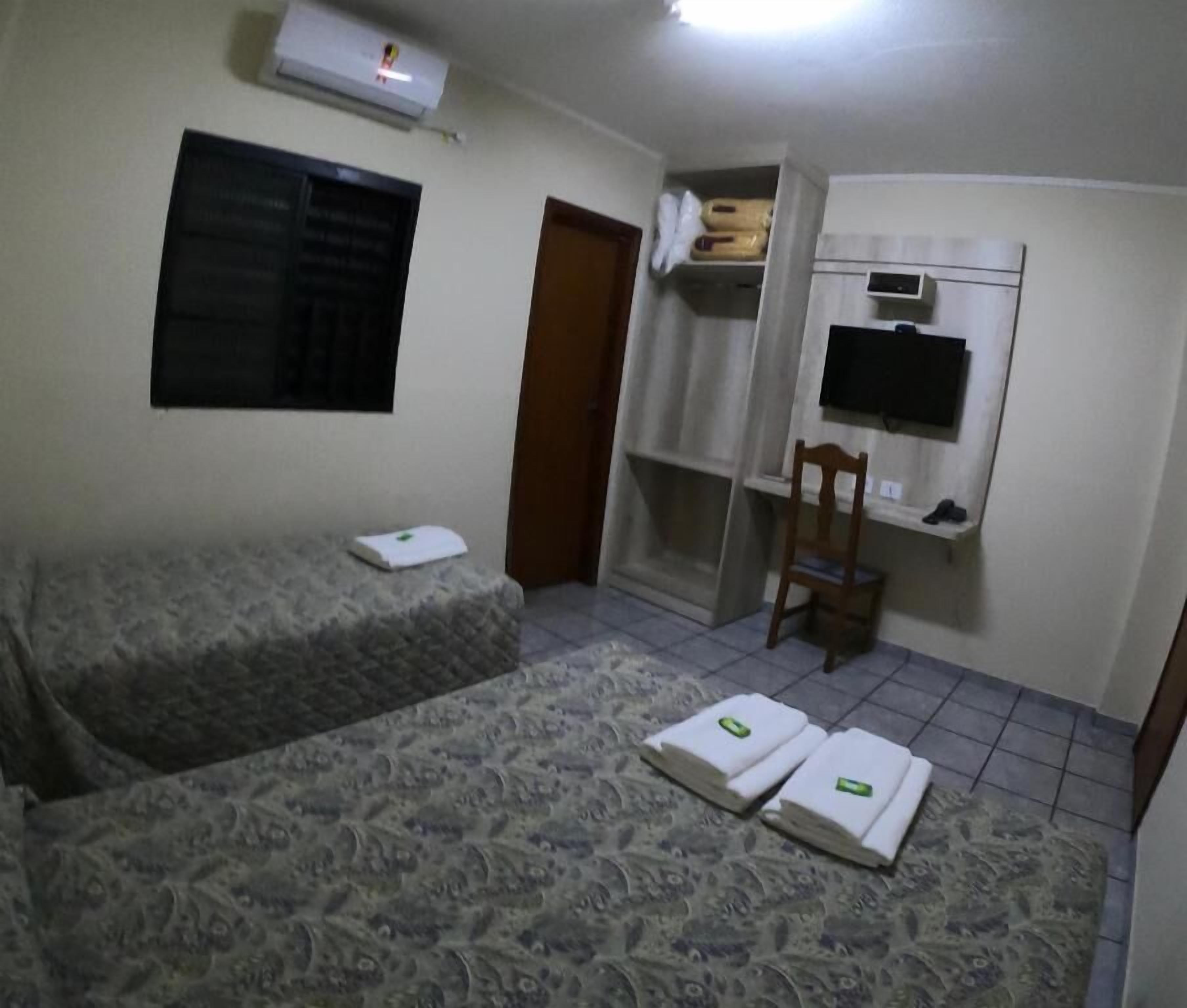 스탠다드 트리플룸 | 책상, 노트북 작업 공간, 무료 WiFi, 침대 시트