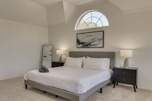 5 多间卧室、熨斗/熨衣板、WiFi、床单