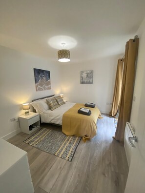 2 bedrooms, iron/ironing board, WiFi, bed sheets