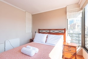 2 habitaciones, tabla de planchar con plancha, wifi y ropa de cama 