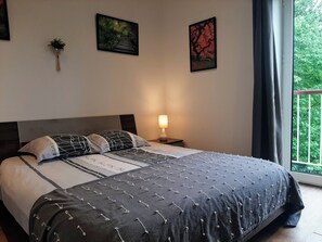 2 sovrum, strykjärn/strykbräda, gratis wi-fi och sängkläder