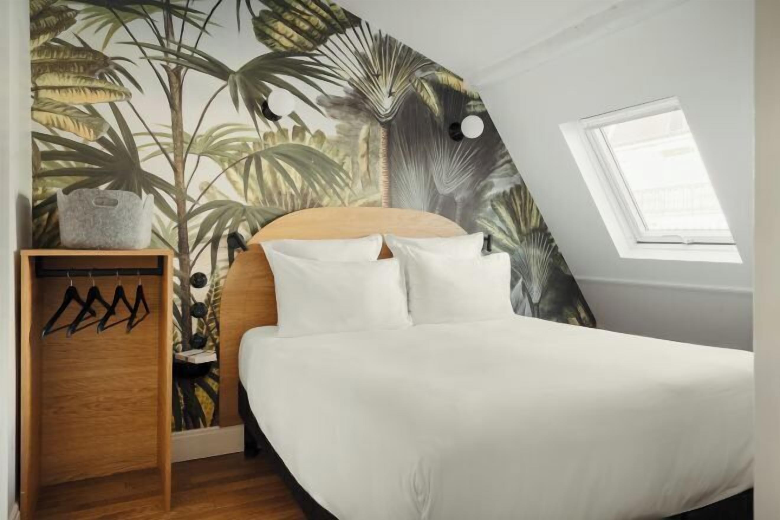 Hypo-allergenic bedding, in-room safe, blackout curtains, soundproofing