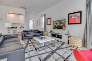 Villa, 5 Bedrooms | Living room