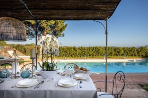 Outdoor dining - FATTORIA CAMIGLIANO Winery & Farmhouse with Pool (Capannori)