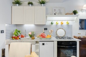 Fridge, microwave, oven, dishwasher