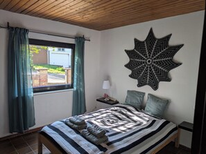 2 bedrooms, desk, travel crib, free WiFi