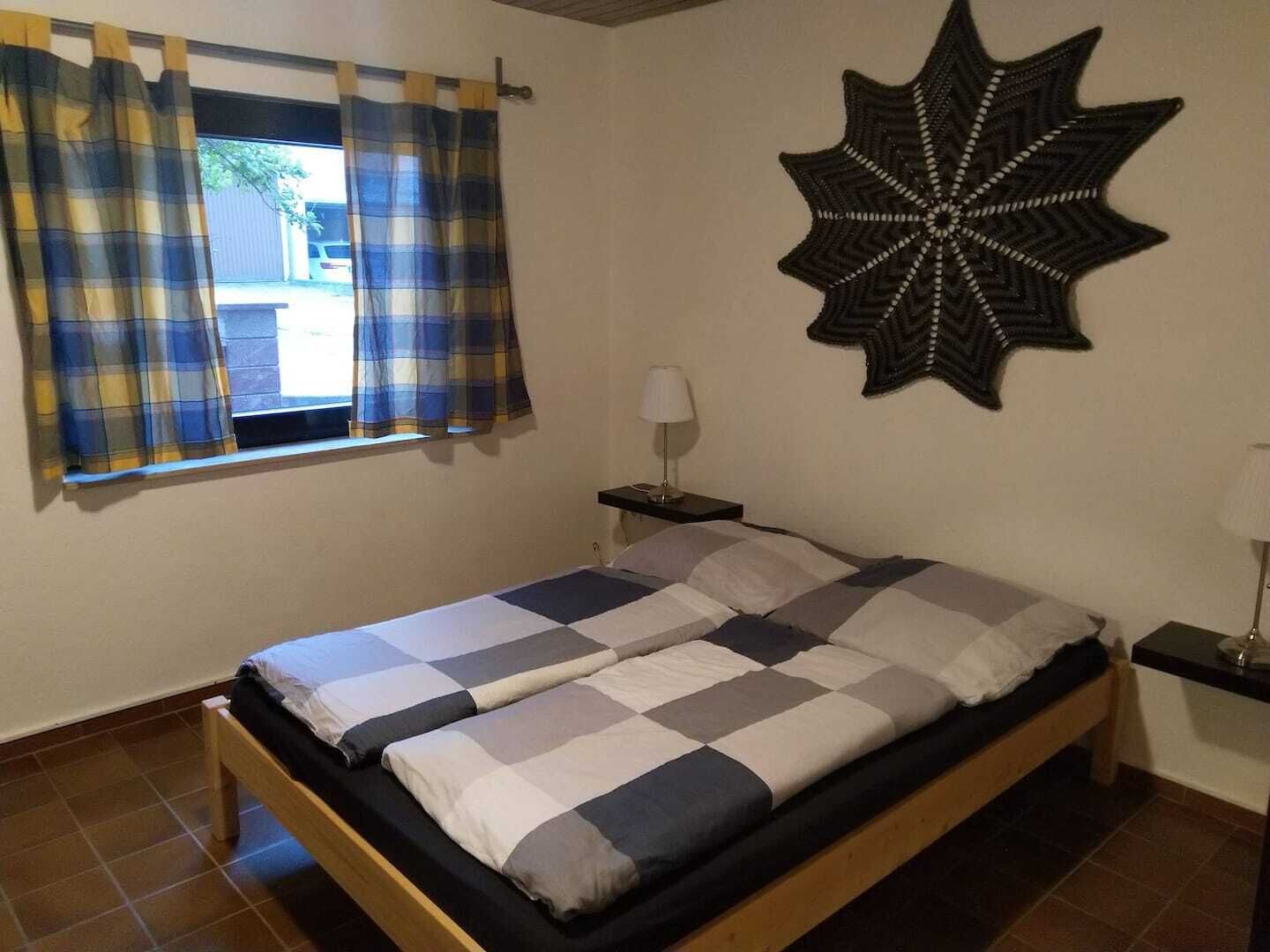 2 Schlafzimmer, Schreibtisch, Reisekinderbett, kostenloses WLAN