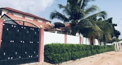 Brusubi 2-beds, Sleeps 6, Pet Friendly & Parking