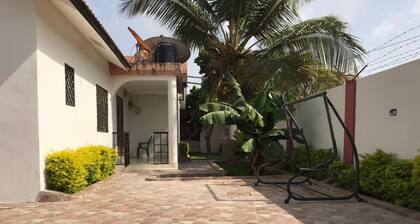Charming 2-bed House in Brusubi