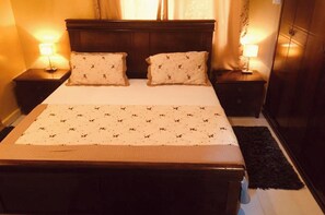 2 dormitorios, tabla de planchar con plancha, wifi gratis y ropa de cama