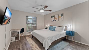 2 bedrooms, desk, iron/ironing board, WiFi