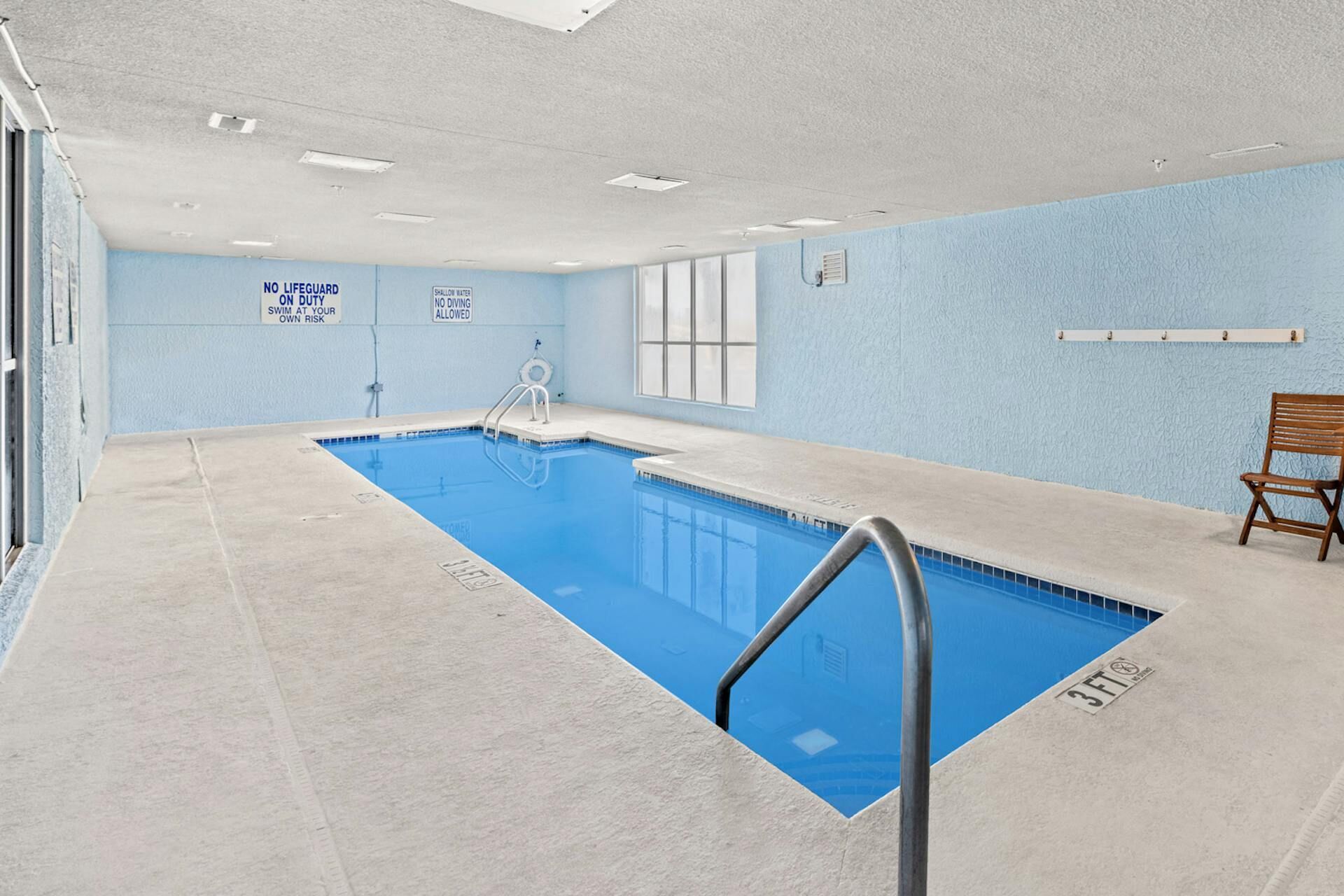泳池
