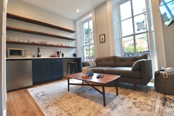 テレビ、書斎 / ワークスペース