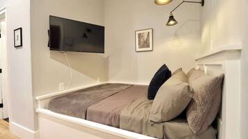 WiFi, bed sheets