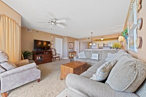 TV - First Floor Corner Unit, 3-bedroom/3-bath condo | Beach Club - 1E (North Myrtle Beach)