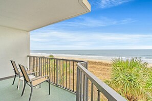 Property grounds - Brightly colored 3-bedroom oceanfront unit | Crescent Sands - CB-3-C (North Myrtle Beach)