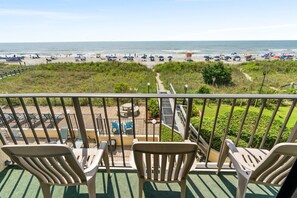 Property grounds - Calming paint palette and stylish design, 3-bedroom, 3-bath, sleeps 8, oceanfront condo | Summit -3D (North Myrtle Beach)
