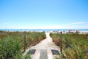 On the beach - 3-bedroom, 2-bathroom, oceanfront condo, Plenty of updates and upgrades | Sea Castle - 5C (North Myrtle Beach)