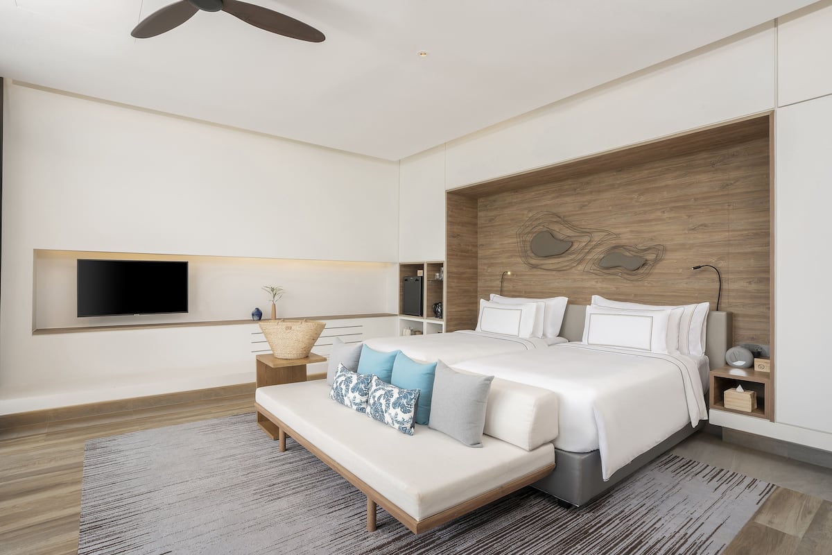 1 bedroom, hypo-allergenic bedding, minibar, in-room safe