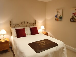 Superior Apartment, Private Bathroom, Garden View | 1 bedroom - Oak End Lodge (Sevenoaks)