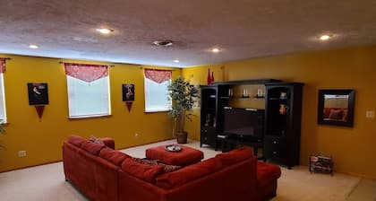 The Manhattan 2BR apartment in historical downtown