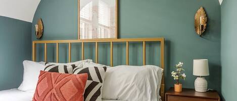 3 bedrooms, iron/ironing board, travel crib, WiFi