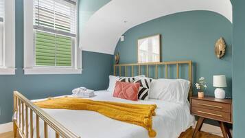 3 makuuhuonetta, silitysrauta/-lauta, vauvan matkasänky, Wi-Fi