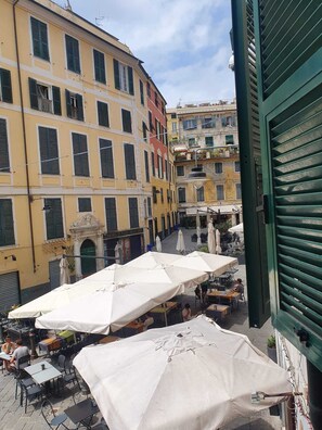 Outdoor dining - VERY COMFORTABLE APARTMENT GENOA HISTORIC CENTER (Genova)