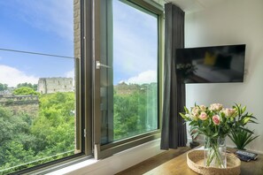 Interior - A premium stay that sleeps 4 guests  in 2 bedrooms (York)