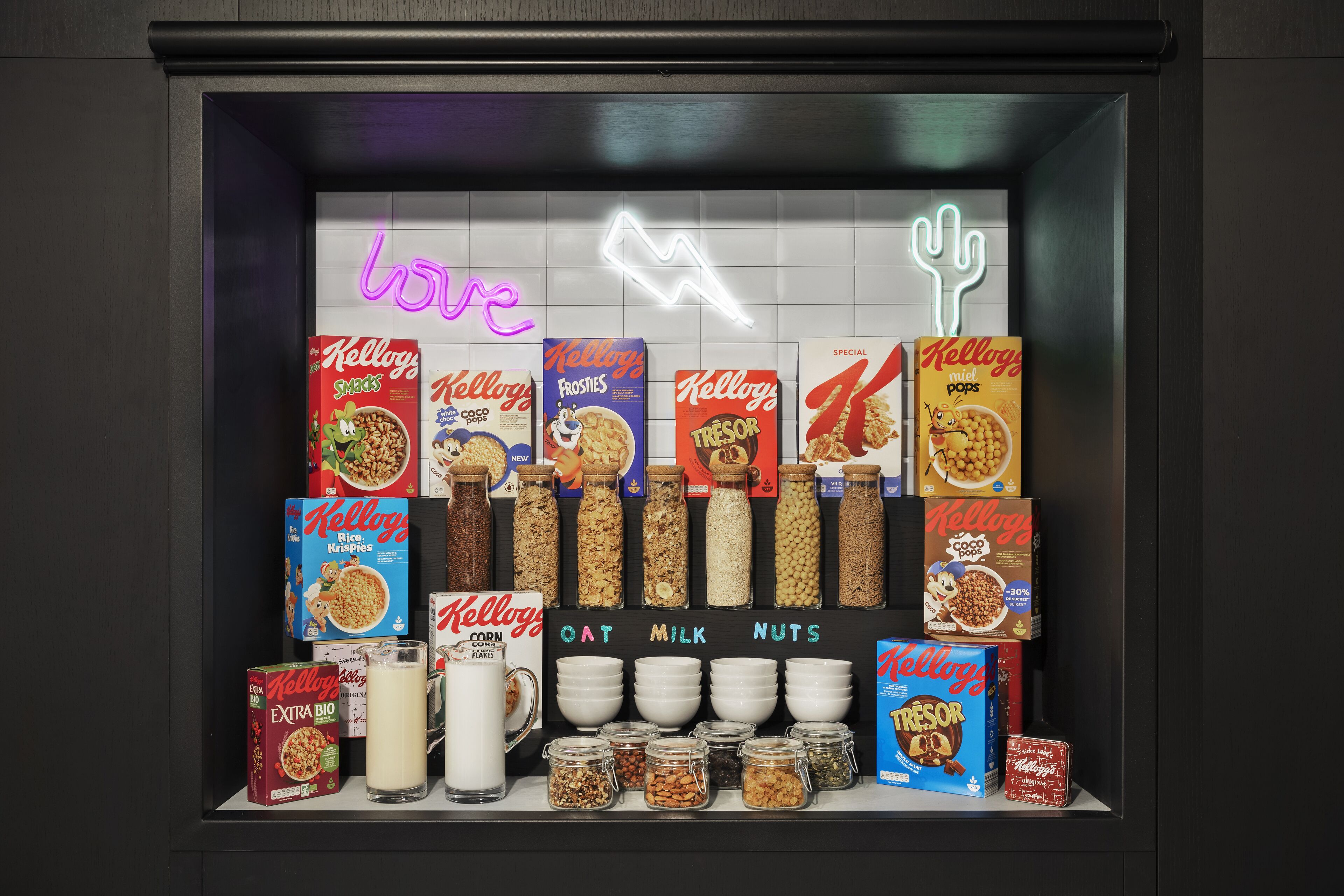 Petit déjeuner buffet (16.00 EUR par personne)