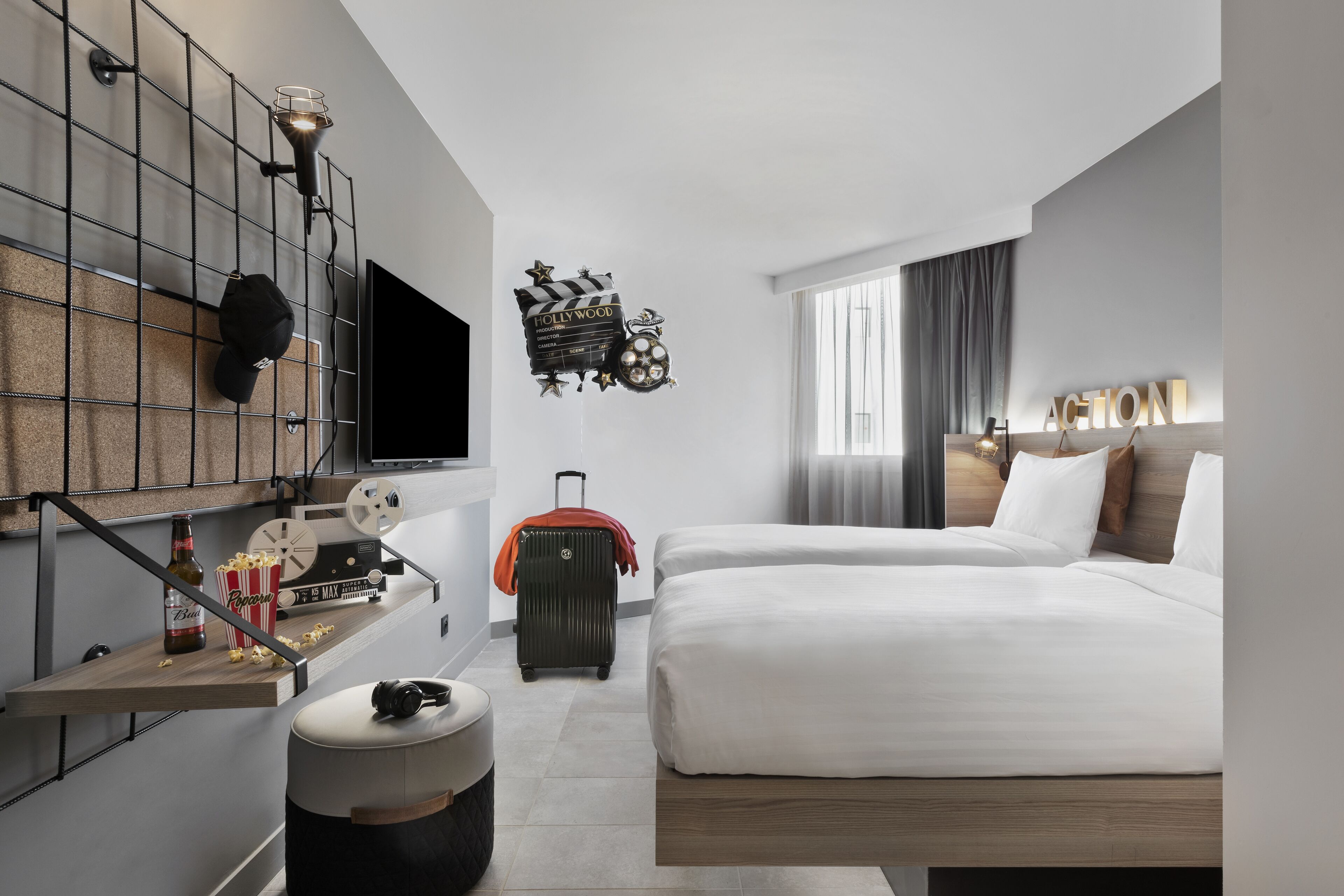 Chambre, 1 très grand lit | Literie de qualité supérieure, matelas mémoire de forme