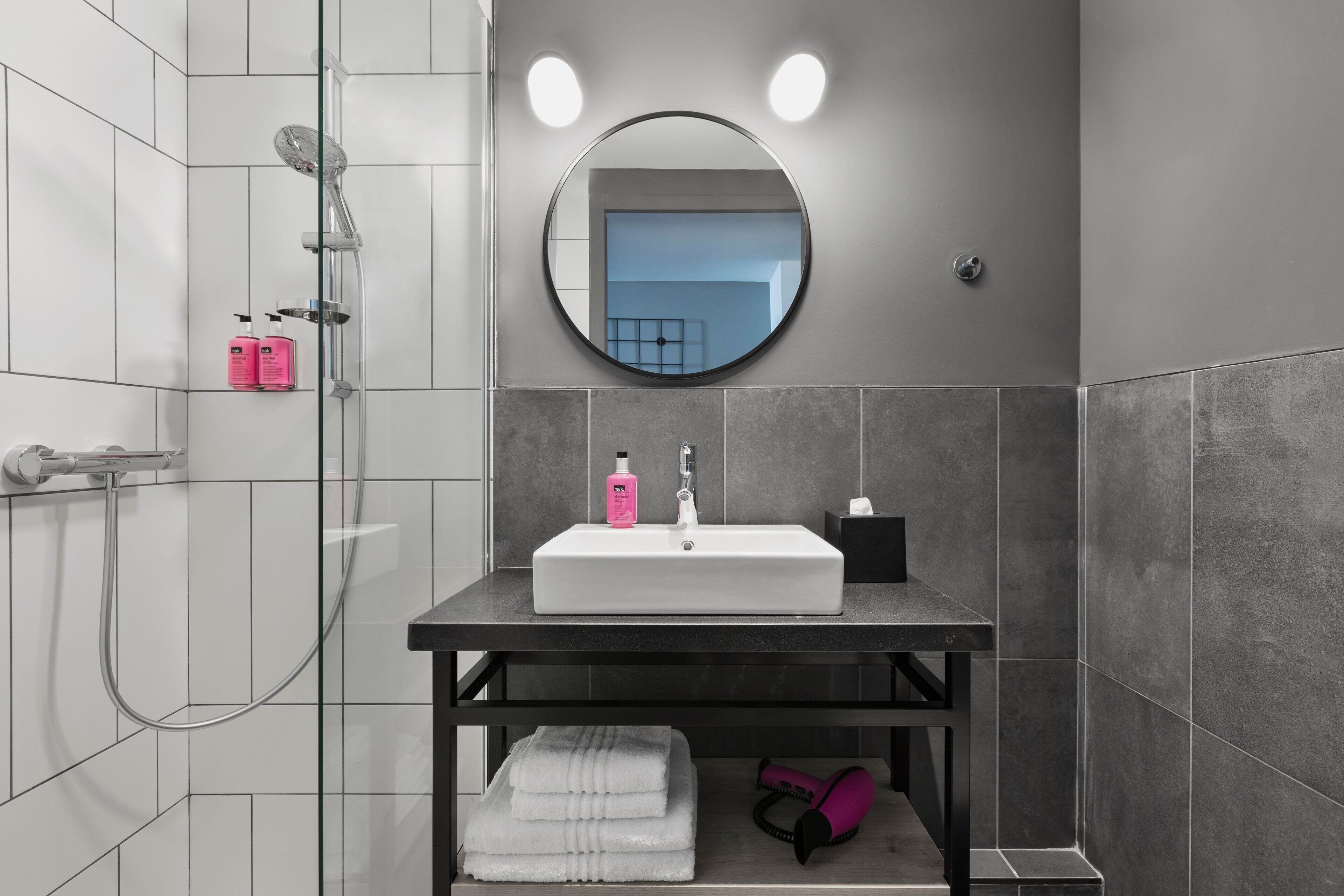 shower, rainfall showerhead, free toiletries, hair dryer