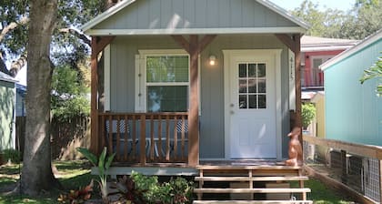 Entire Home to Your Self. Great Location Close to the Bay