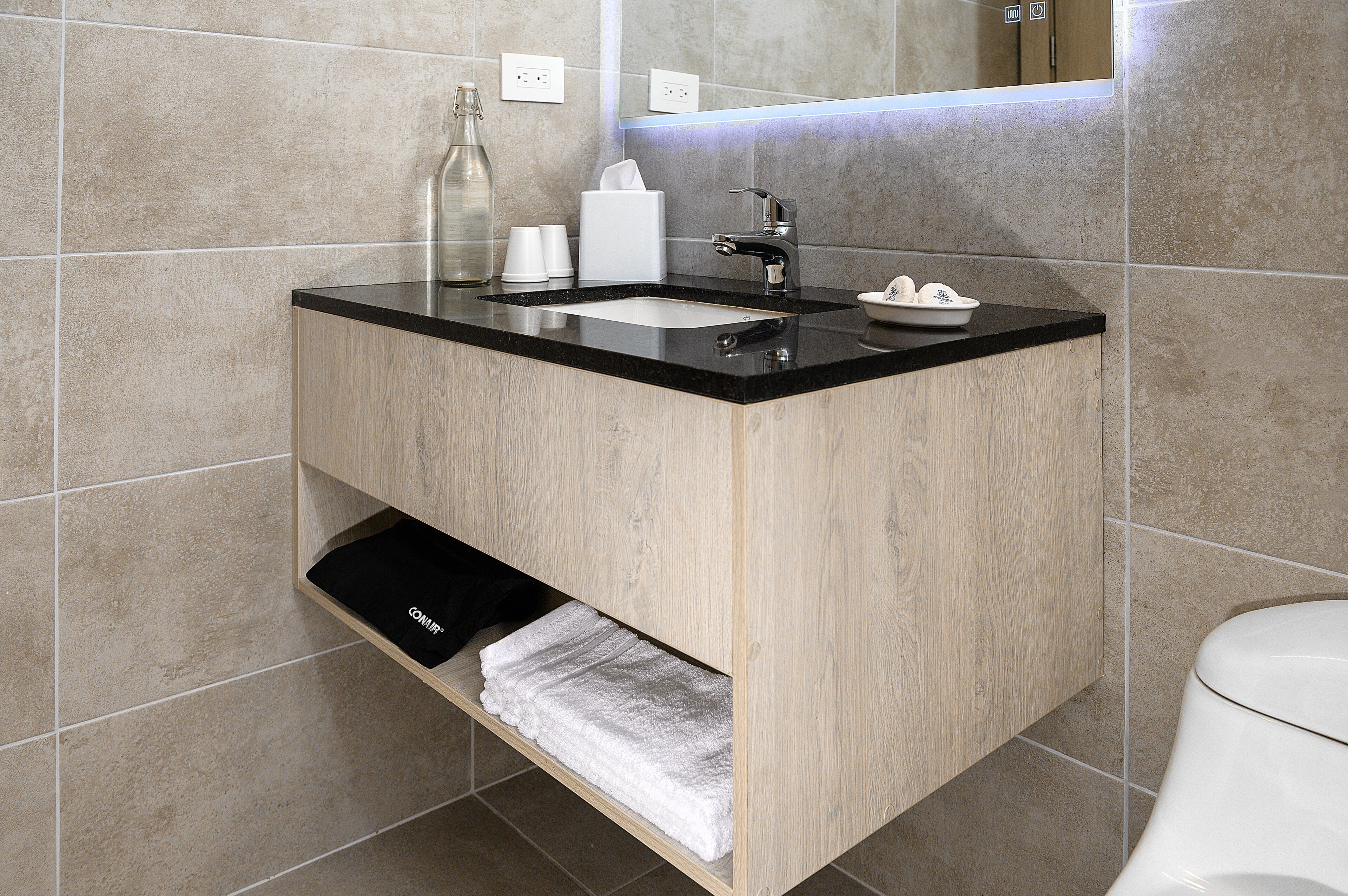 River Garden Hotel & Suites