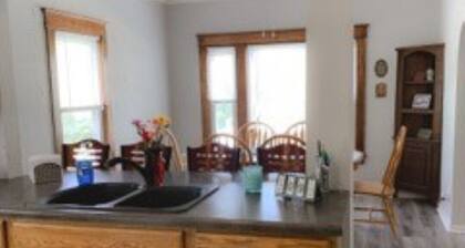 Beautiful and Cozy With 5 Bedrooms