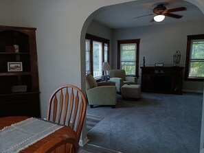 Interior - Beautiful and Cozy With 5 Bedrooms (Zion)